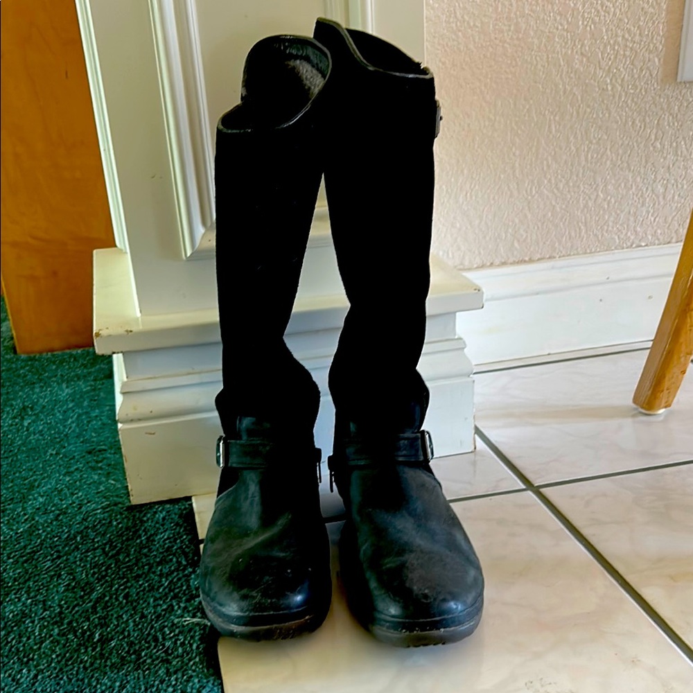 Black Knee-High Women's Boots